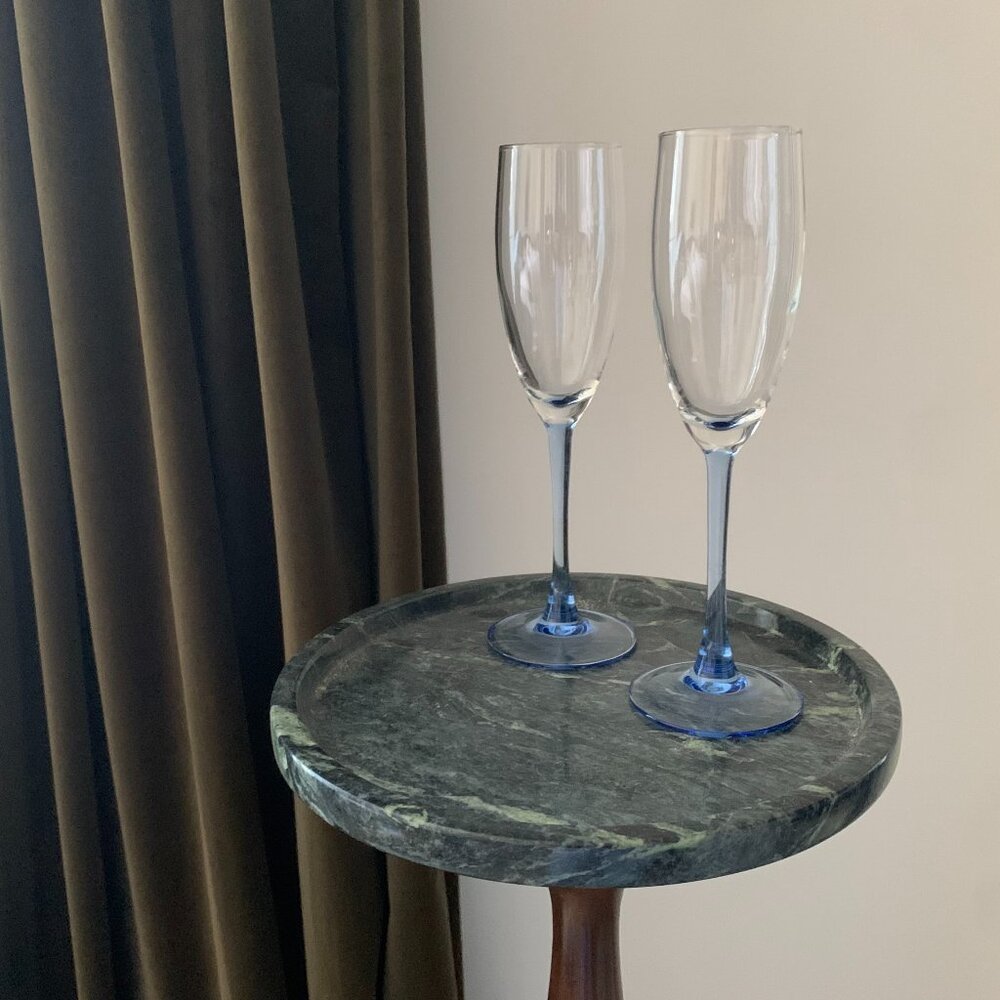 Set of 2 blue stemmed French wine glasses
